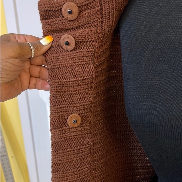 Max Mara Ladies Cardigan 100% wool Sweater with snap closure size Medium - Picture 3 of 9